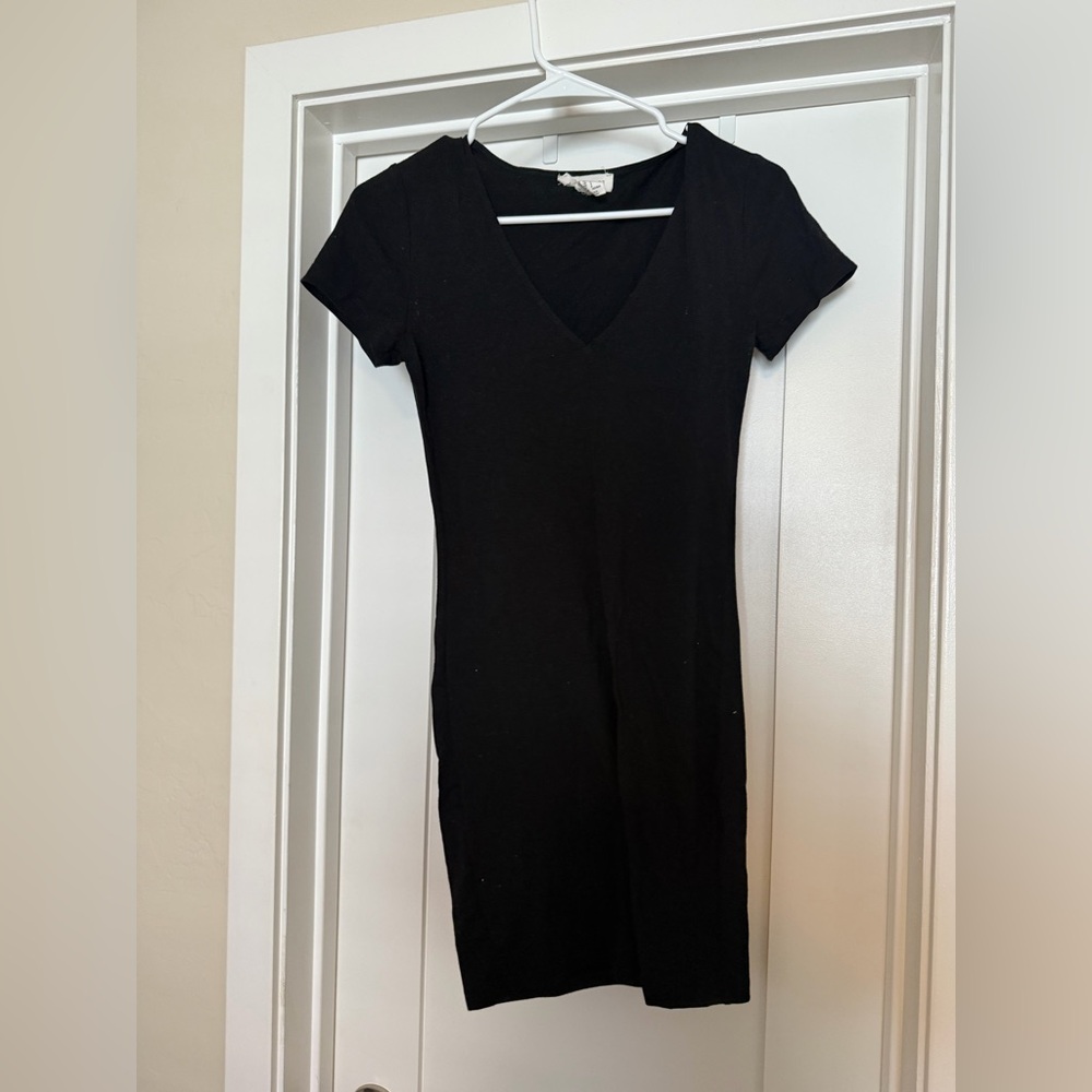 Forever 21 Black Mini Dress v neck